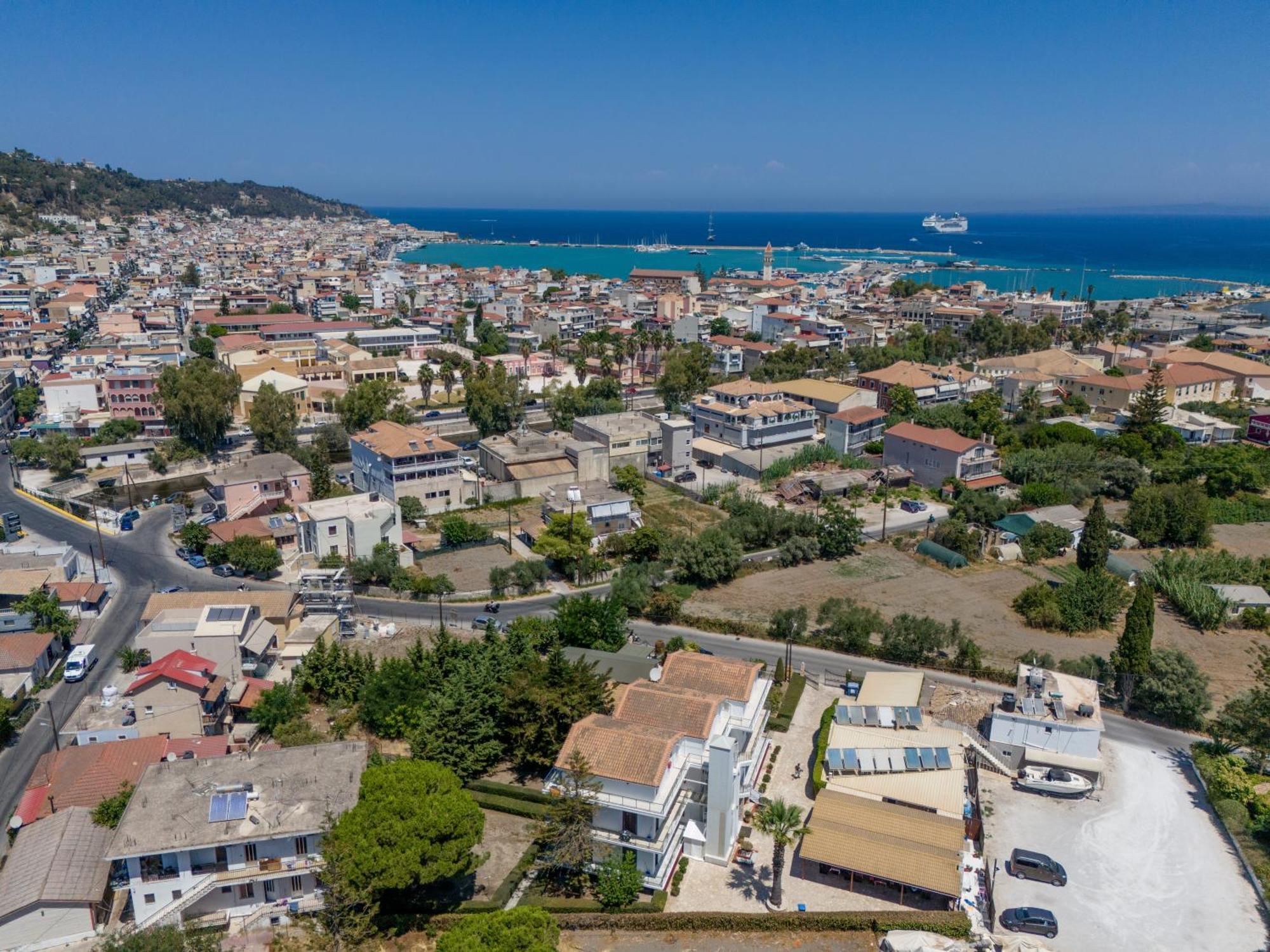 Pettas Apartments Zakynthos Town Exterior photo