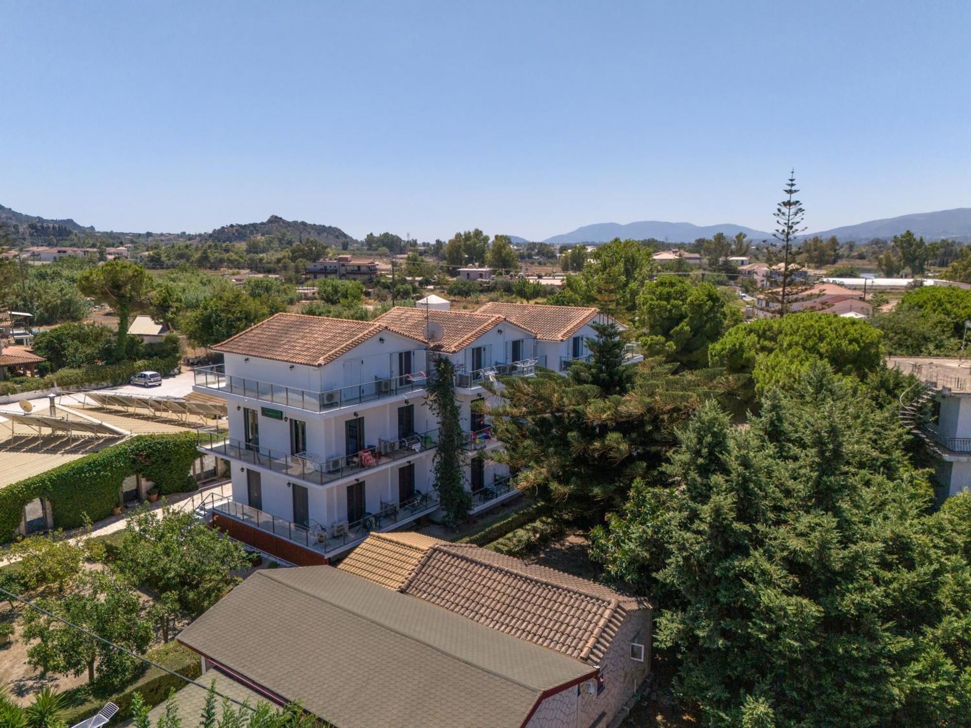 Pettas Apartments Zakynthos Town Exterior photo